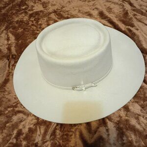 Vintage Bailey western Beaver 6 X Hat Size 7 1/4 Flat Brim creme/white in color